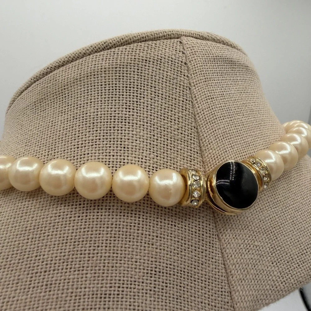 Vintage 1980s Faux Pearl Black‎ Enamel Rhinestone Statement Necklace Spring